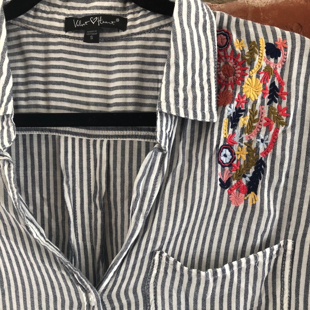 Embroidered Button Up - Picture 2 of 3